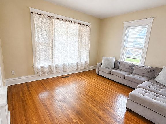 4th image of 943 E Ermina Ave