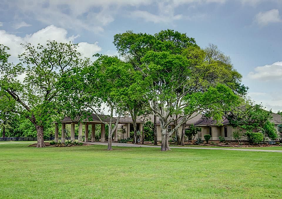 1st image of 16020 Stone Oak Estates Ct