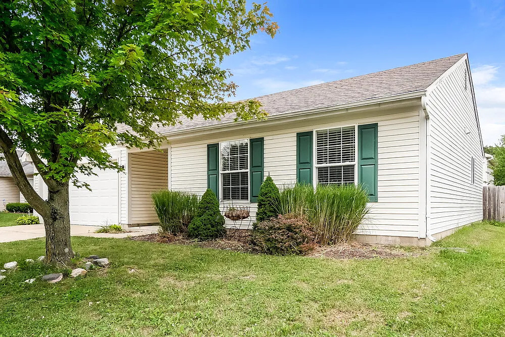 3 bed, 2.0 bath, 1246 sqft, $2,470 — Photo 3
