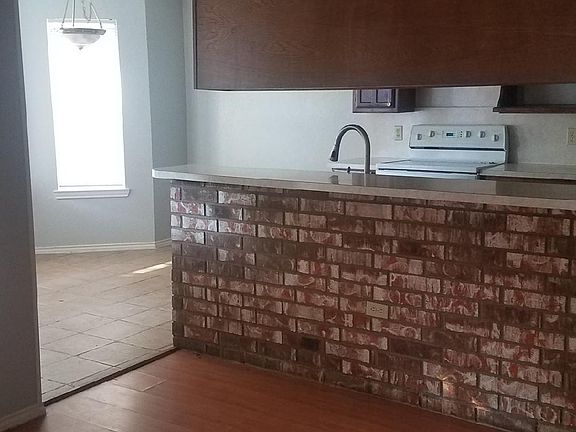 4th image of 8016 Moss Rock Dr