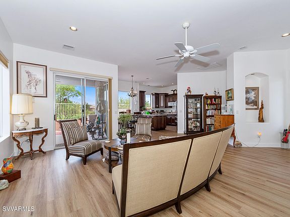 5th image of 555 S Valle Escondido