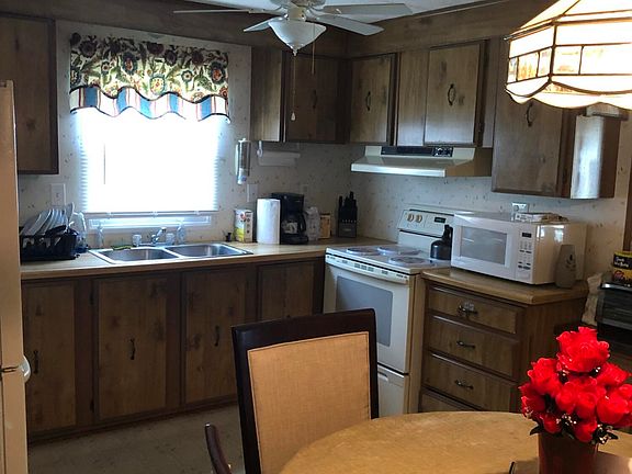 4th image of 643 Dede Drive