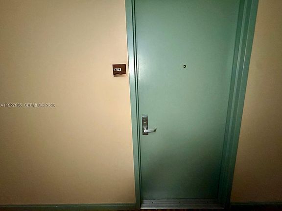 3rd image of 50 Biscayne Blvd APT 1703