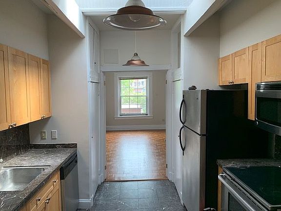 3rd image of 29 E 126th St APT C