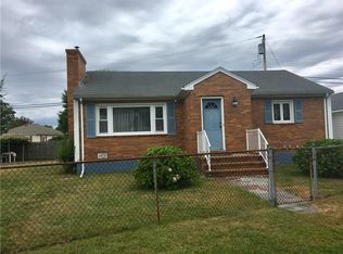 66 Morgan St, Portsmouth, RI 02871