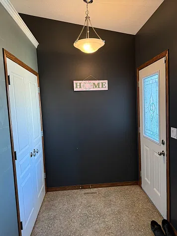 3 Bedrooms 3 bathroom House With Mother-In-Law Suite — Photo 3
