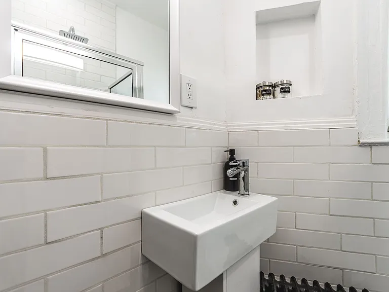 4913 Yew St — Photo 8