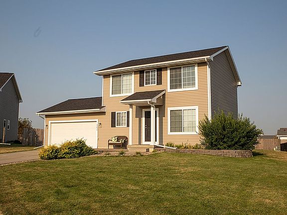 2nd image of 604 Spruce Cir NW