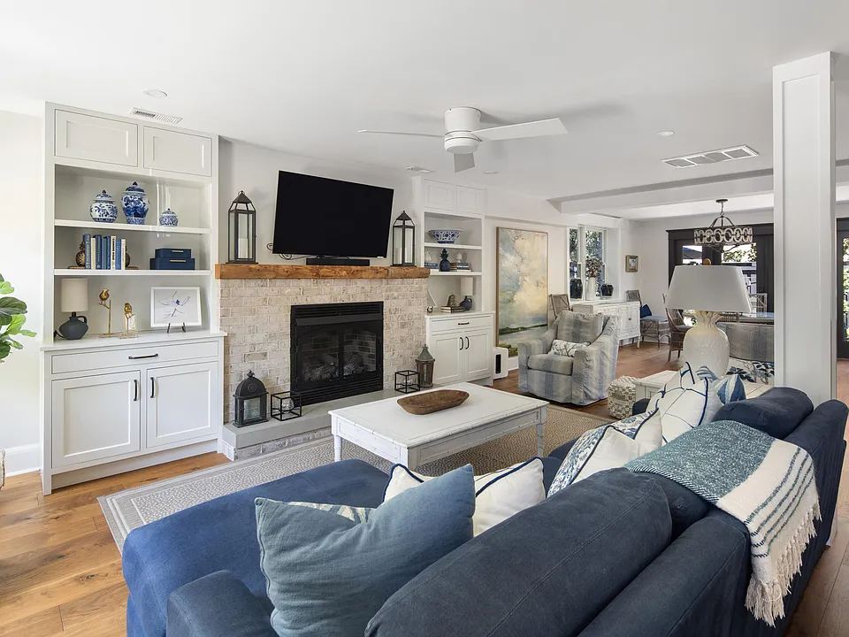 90 Logan St