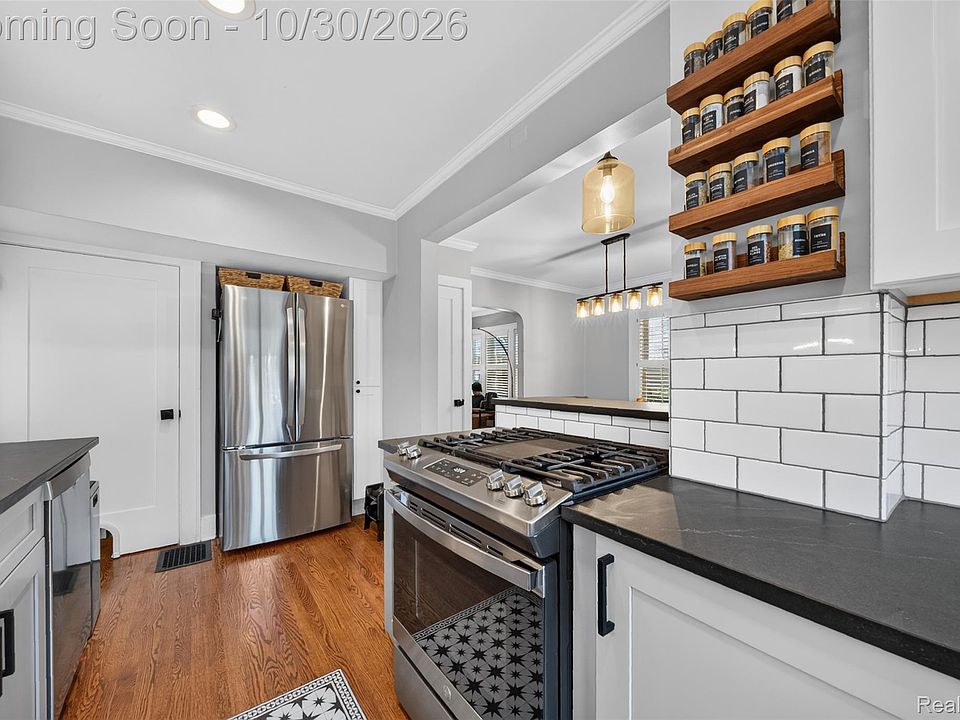 218 West St, photo 13