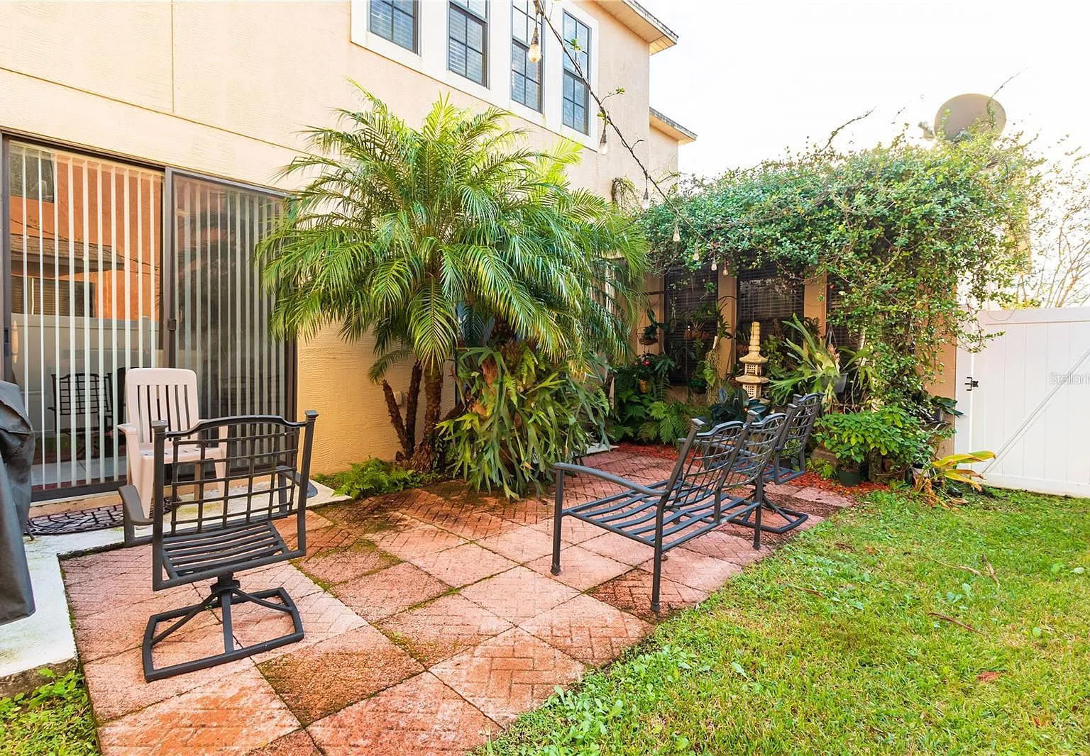 5 bed, 2937 sqft, $3,100 — Photo 4