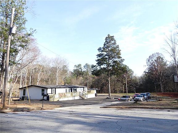 5th image of 3939 Laurens Ln