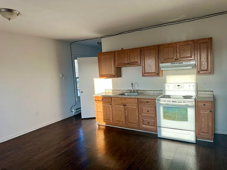 37 N Massachusetts Ave #3 — Photo 4