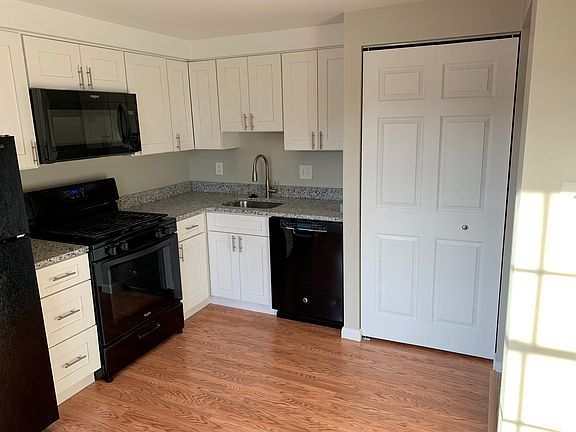 4th image of 1789 Patrick Pl