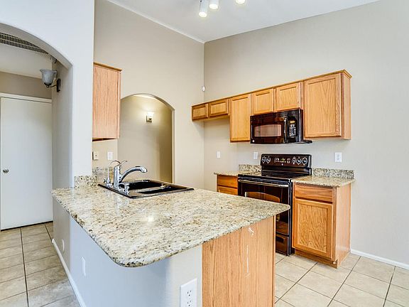4th image of 42721 W Anne Ln