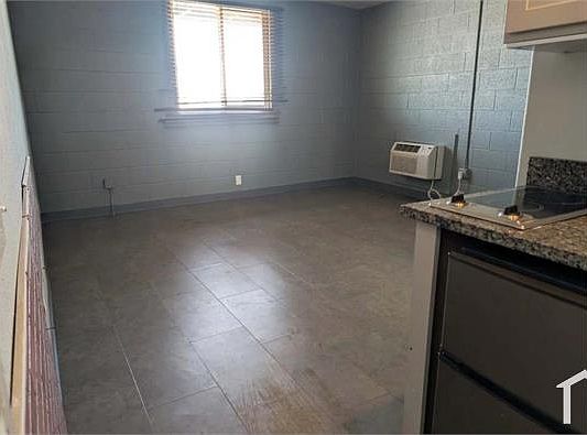 2nd image of 223 N 9th St APT 201