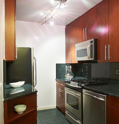 5th image of 215 E 80th St APT 3E