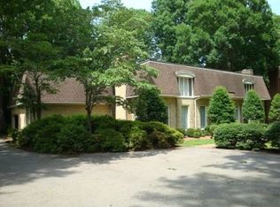 1214 W Point Dr, Suffolk, VA 23434