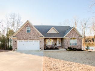 140 Neal Pointe Dr, Chesnee, SC 29323