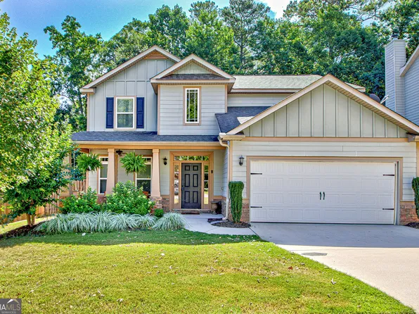 39 Cliffhaven Cir, Newnan, GA 30263