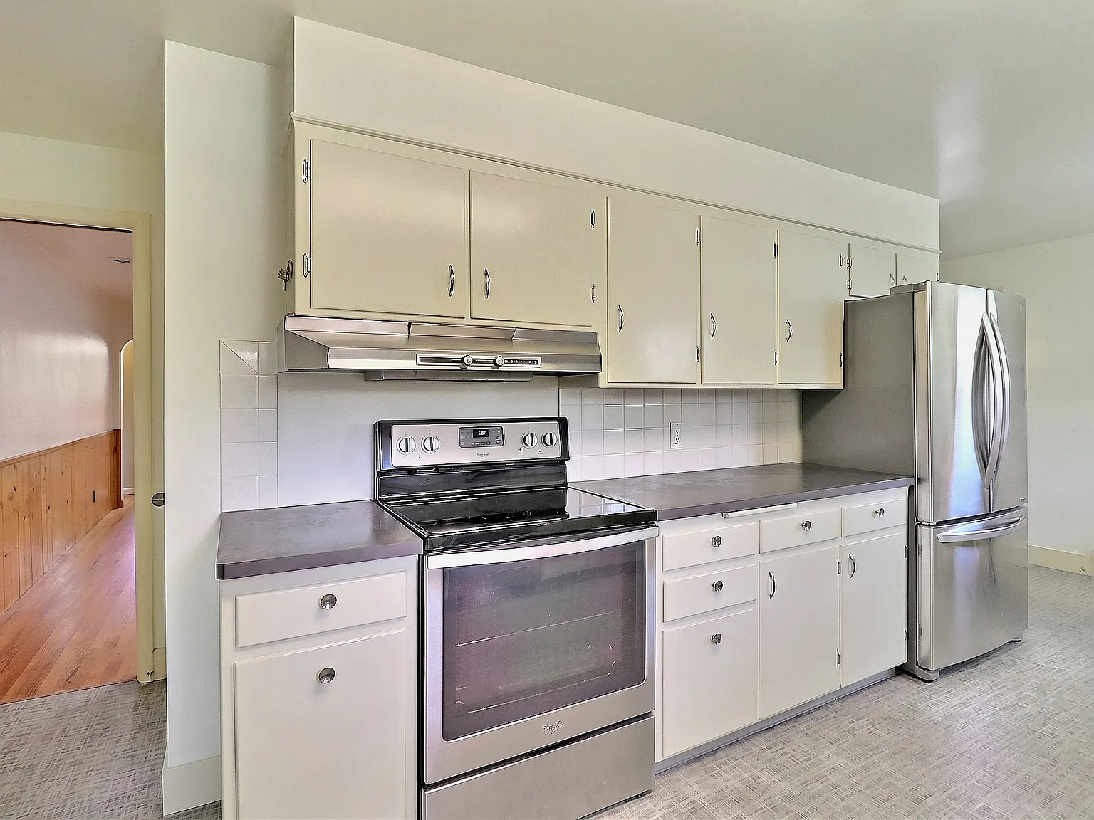 2 bed, 2030 sqft, $2,400 — Photo 3