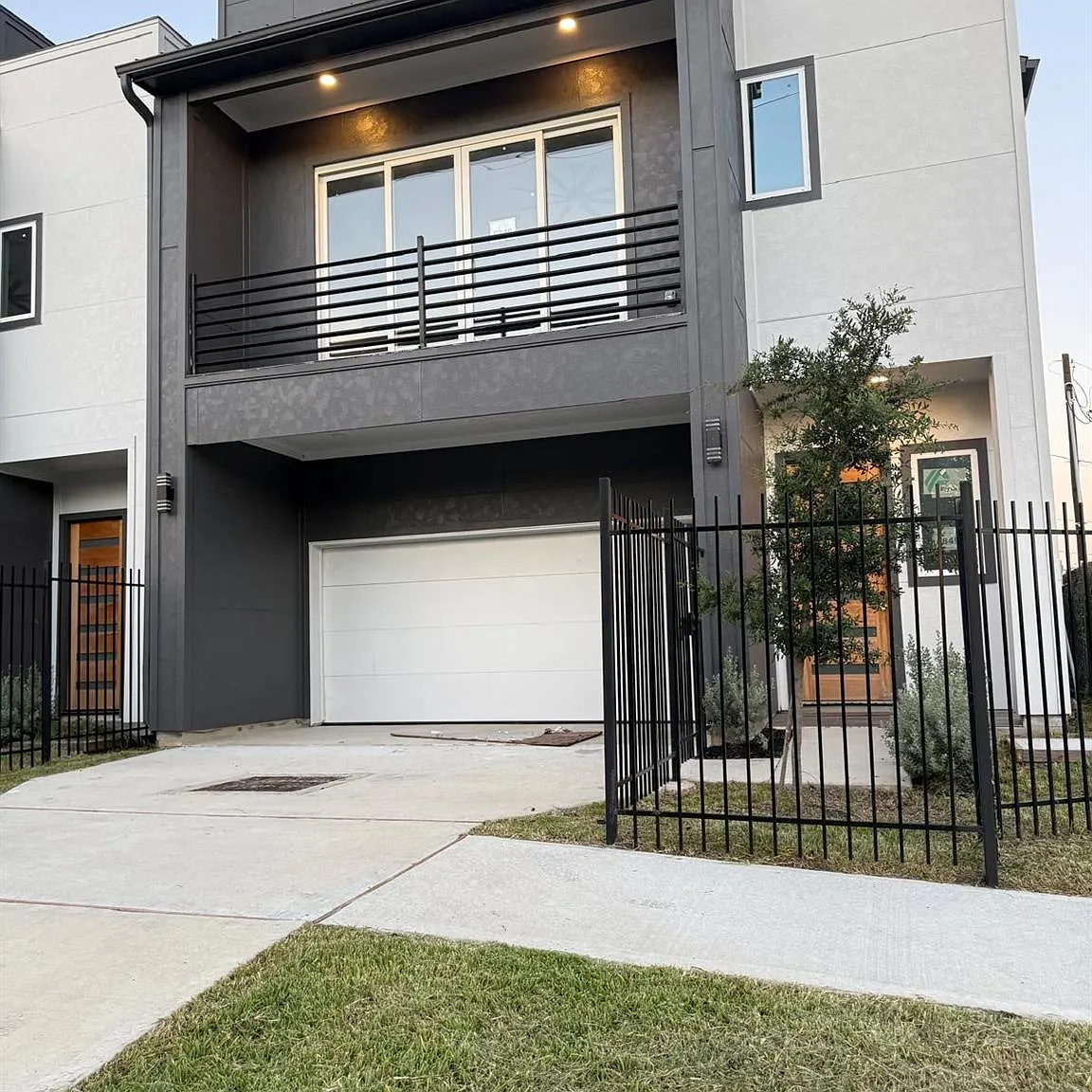 3 bed, 3.5 bath, 1659 sqft, $2,500 — Photo 2
