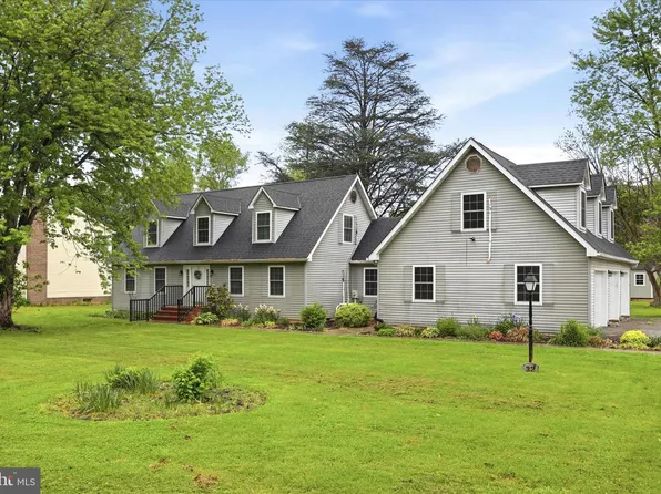 32 7th St, Shenandoah Junction, WV 25442