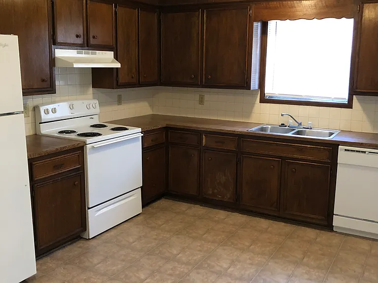 3118 S Pinecrest St — Photo 2
