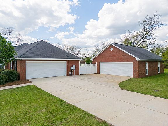 2nd image of 125 Dadford Dr