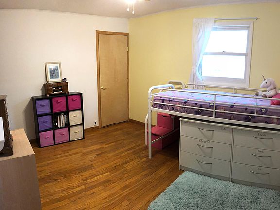 Bedroom 3- 10' x 11'11"