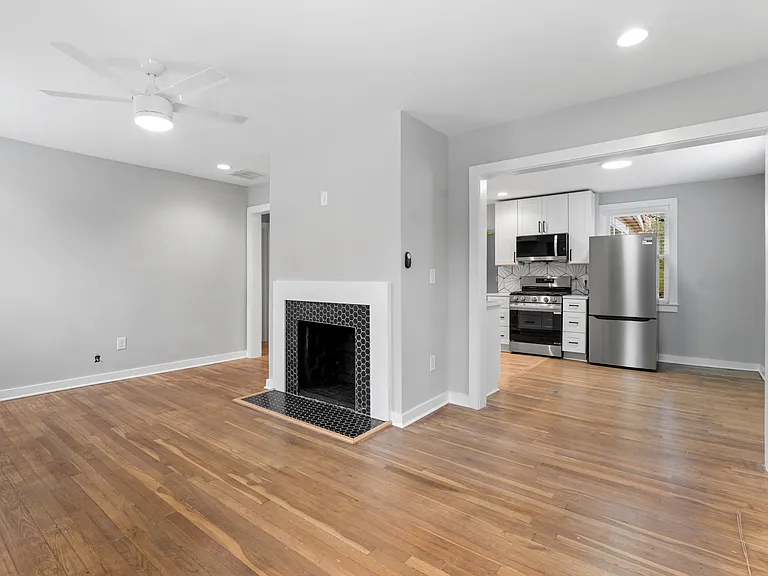 1729 Derry Ave SW — Photo 7