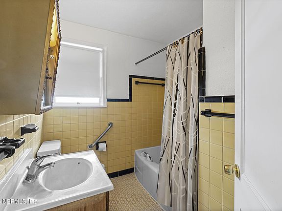 3rd image of 1342 DANCY Street