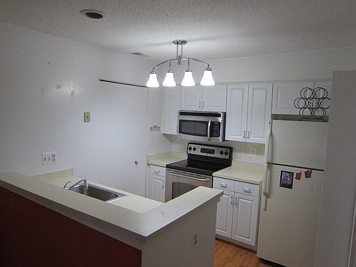 5th image of 7598 Lakeside Village Dr Unit H