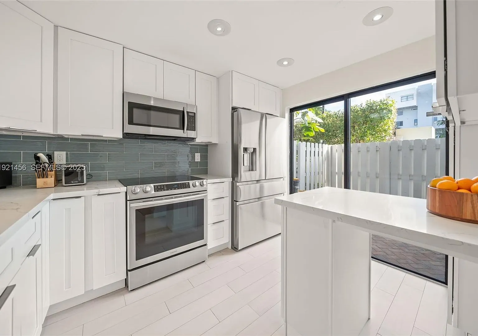 429 Poinciana Drive 1415, Sunny Isles Beach, FL 33160 — Photo 1