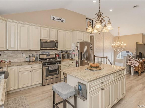 5th image of 4460 Merrick Road