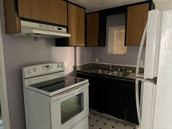 3rd image of 3669 51st Ave N