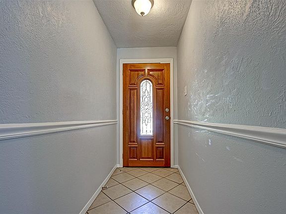 4th image of 7818 Peacock Park