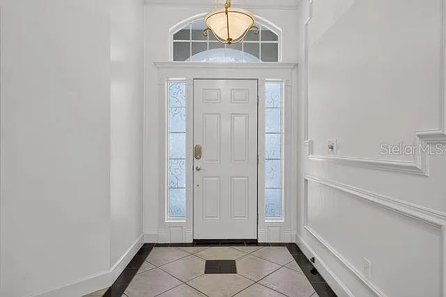 4 bed, 3.0 bath, 2616 sqft, $3,700 — Photo 4