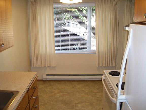 3rd image of 4845 S Holden St APT 2