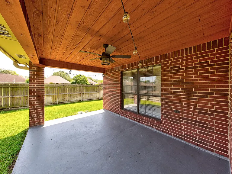 402 Live Oak Ln — Photo 29