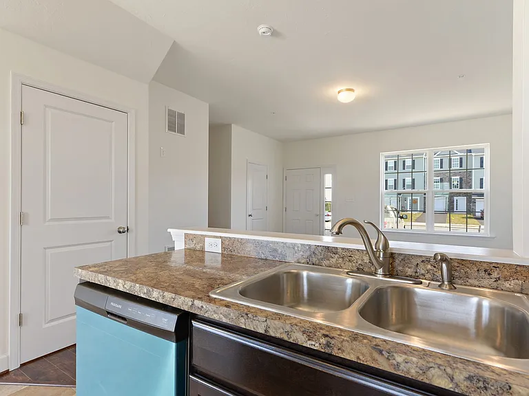 261 Homestead Dr — Photo 5