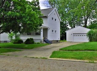 69 Henry St, Bedford, OH 44146