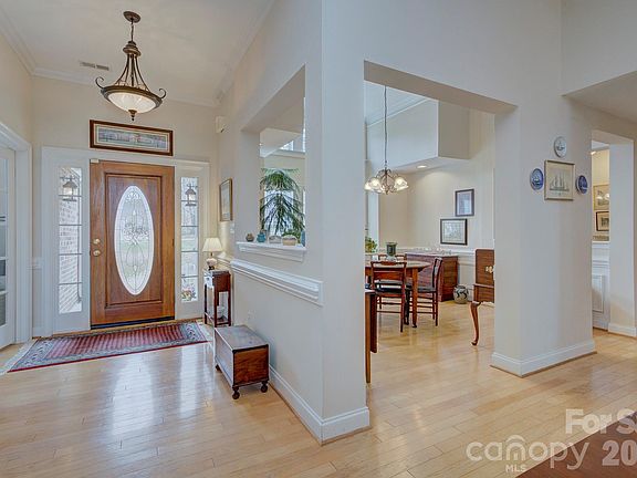 3rd image of 3310 Bon Rea Dr