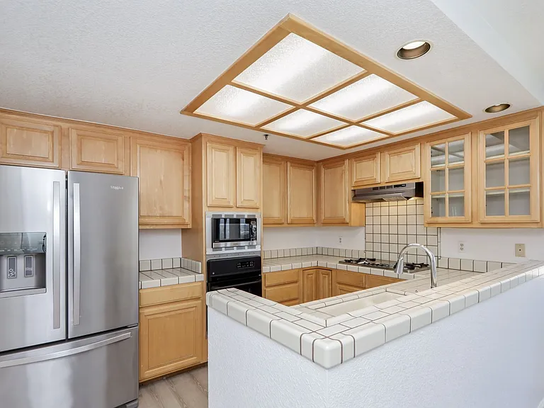 432 Portofino Dr #403 — Photo 19