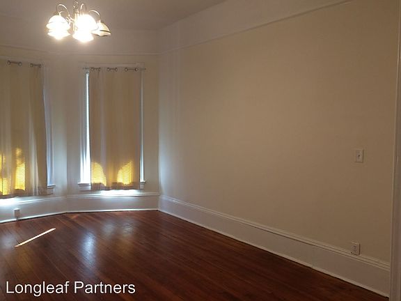 3rd image of 124 W Waldburg St APT 1