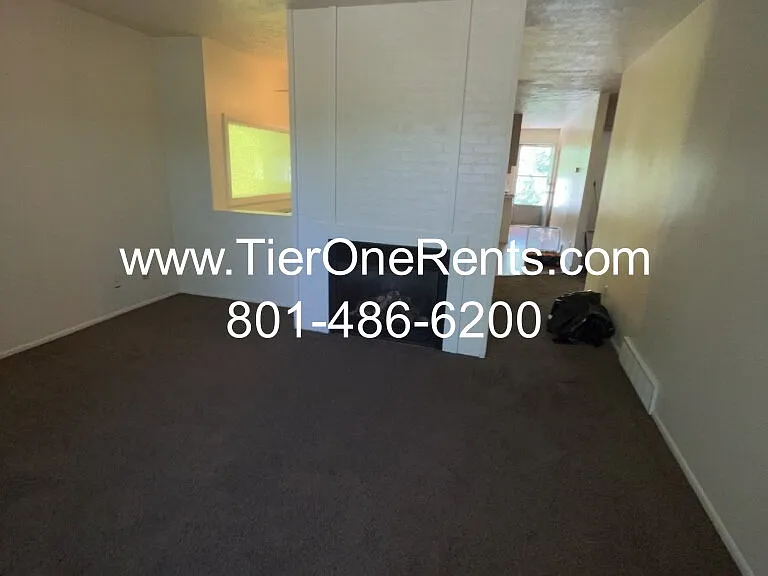 619 Angie Cir — Photo 2