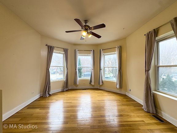 4th image of 1647 W Sherwin Ave APT 1