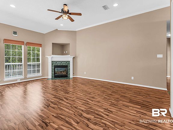 4th image of 7071 Wedgewood Ct