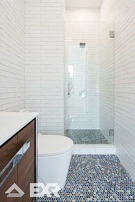 Rented by EXR | media 22