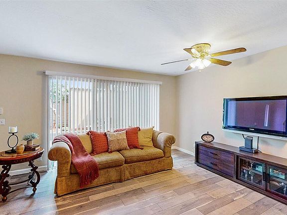 4th image of 2502 Bishop Ln